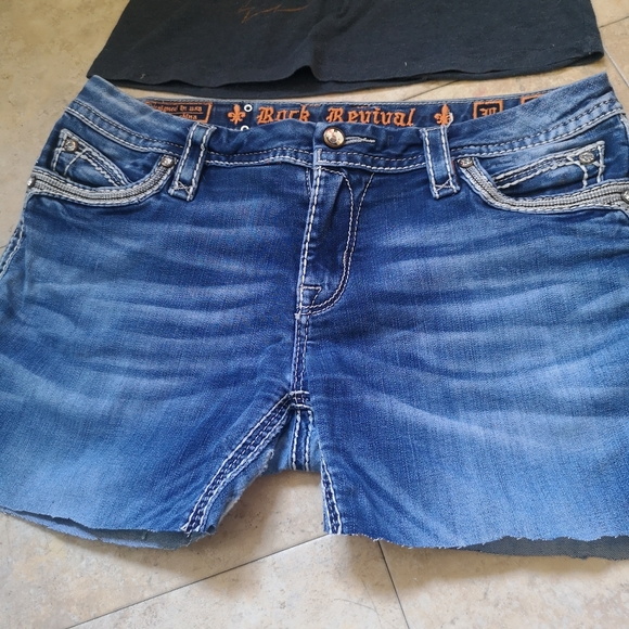 Rock Revival Jean Shorts - Picture 4 of 16